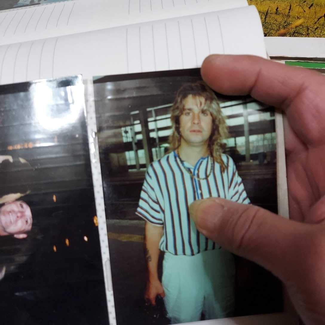 オージー・オズボーン(Black Sabbath)の直筆サイン入りカラー写真 Yahoo!オークション -「オジーオズボーン サイン」(サイン